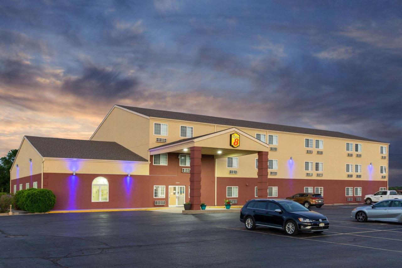 Super 8 By Wyndham Ottawa Hotel Exterior photo